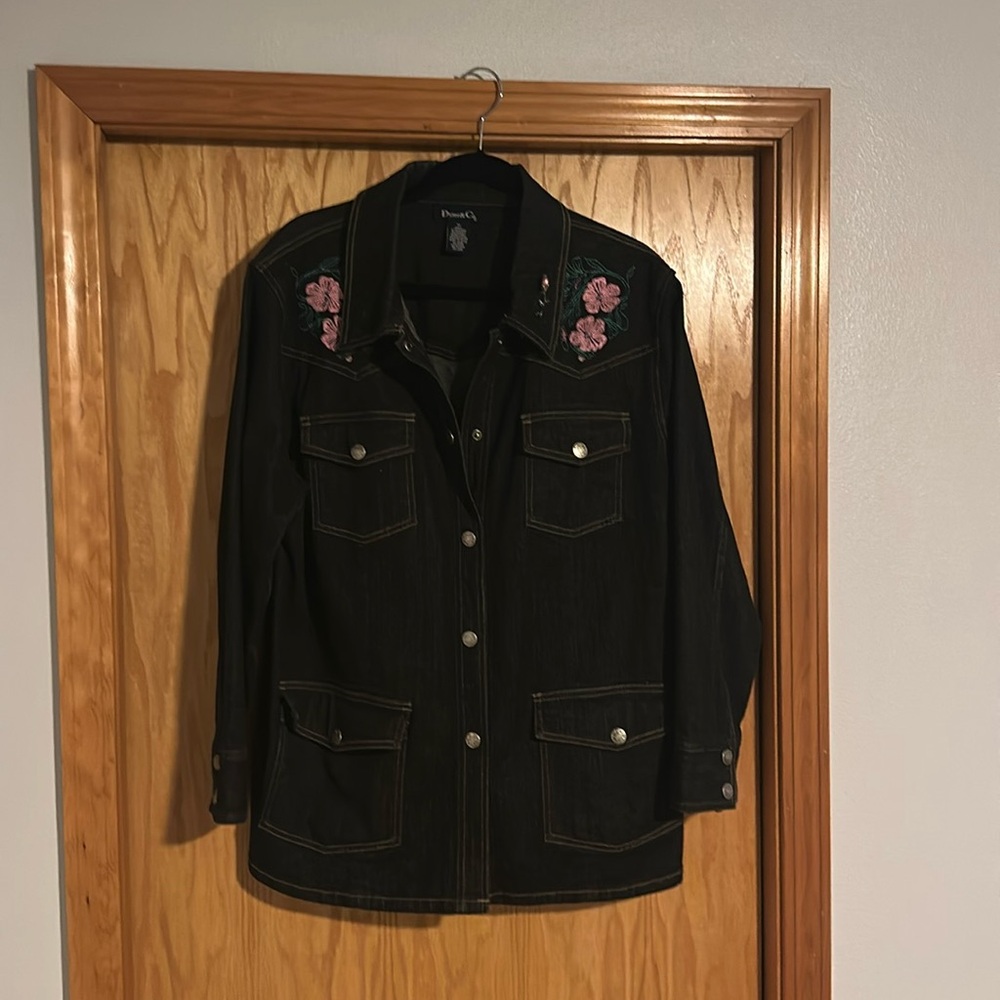 Women’s embroidered floral Jean jacket